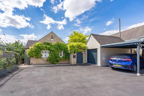 4 bedroom detached bungalow for sale, Charlton Road, Tetbury