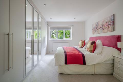 Garstons Charlton Road, Tetbury, GL8 8DX