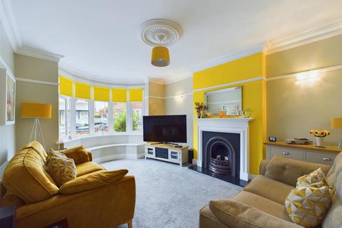 5 bedroom detached house for sale, Roundhay Road, Bridlington