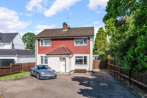 4 bedroom detached house for sale, Shelvers Way, Tadworth