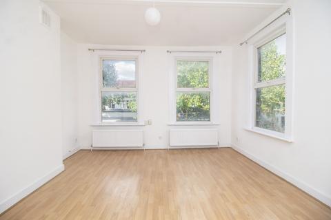 2 bedroom flat to rent, Grove Vale, London, SE22