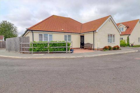 3 bedroom bungalow for sale, Aingers Green CO7