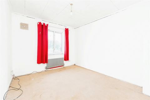 3 bedroom terraced house for sale, Saltfield Crescent, Luton, Bedfordshire, LU4