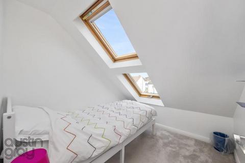 2 bedroom flat for sale, Old Shoreham Road, Hove