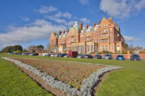 2 bedroom flat for sale, The Leas, The Metropole The Leas, CT20