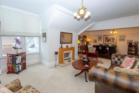 2 bedroom flat for sale, The Leas, The Metropole The Leas, CT20