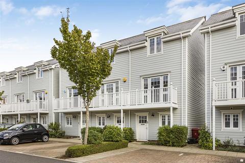 3 bedroom townhouse for sale, Champlain Street, Reading