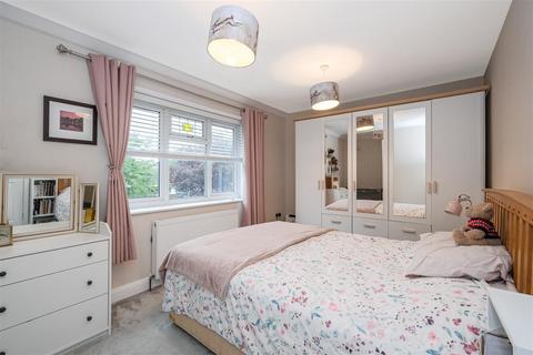 163 Bluehouse Road, London, E4 6HP