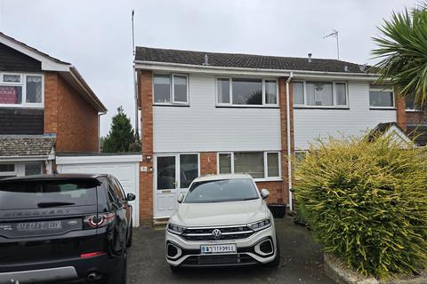 3 bedroom semi-detached house to rent, Cherry Tree Walk, Stourport-On-Severn DY13