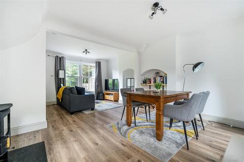 8 Copse Road, Haslemere, GU27 3QH