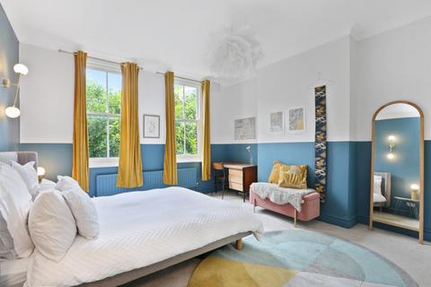 2 bedroom flat for sale, Devonshire Road, London, SE23 3NJ