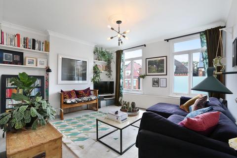 2 bedroom flat for sale, Devonshire Road, London, SE23 3NJ