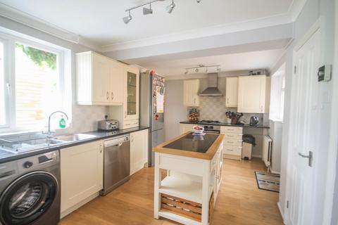 3 bedroom semi-detached house for sale, Hawthorne Road, Stapleford