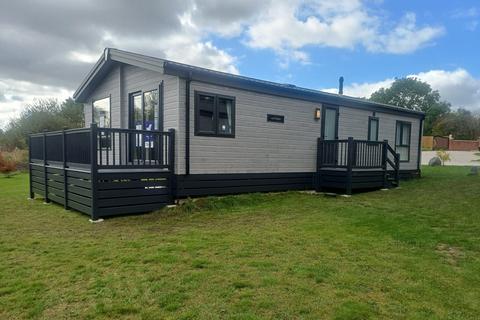 2 bedroom lodge for sale, Swadlincote, Derbyshire, DE12