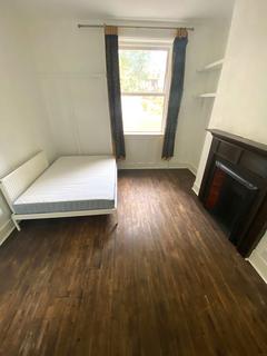 House share to rent, Reighton Road, Hackney, London E5