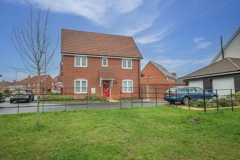 3 bedroom semi-detached house for sale, Woodford Walk, Alresford, Colchester, CO7