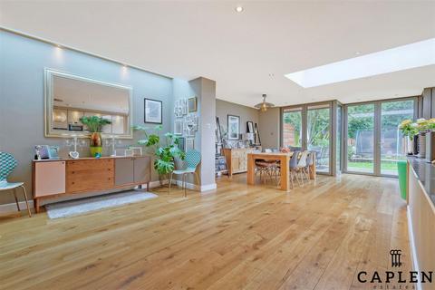 4 bedroom detached house for sale, Princes Road, Buckhurst Hill