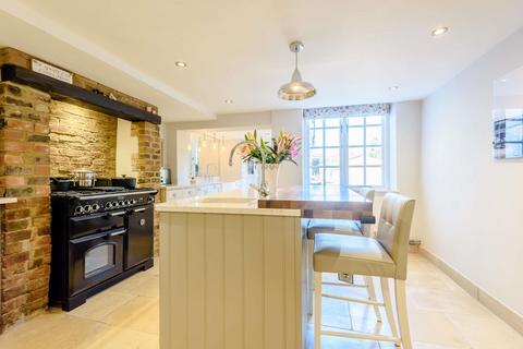 undefined, Remenham Terrace, Remenham Hill, Remenham, Henley-on-Thames, Berkshire, RG9
