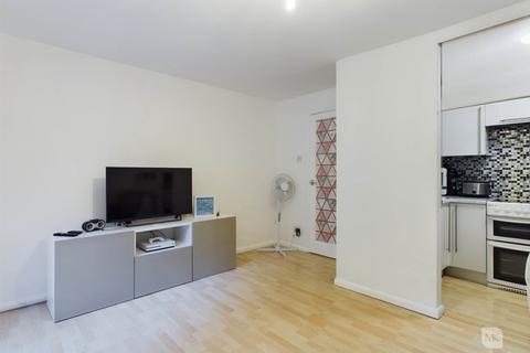 1 bedroom maisonette for sale, Lampitts Cross, Milton Keynes MK6