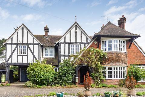 5 bedroom detached house for sale, Chequers Lane, Watford