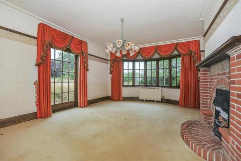 5 bedroom detached house for sale, Chequers Lane, Watford