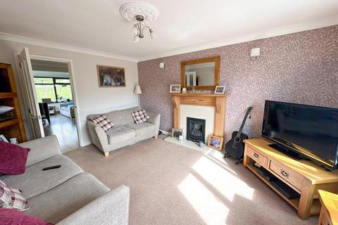 3 bedroom detached house for sale, Throstle Nest Road, Silsden