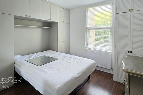 1 bedroom flat for sale, Coborn Road, London