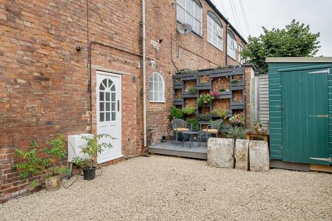 2 bedroom end of terrace house for sale, East Street, Gloucestershire GL20