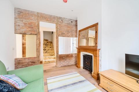 2 bedroom end of terrace house for sale, East Street, Gloucestershire GL20