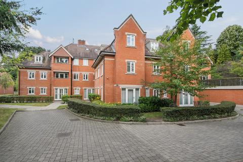 2 bedroom ground floor flat for sale, WOKING