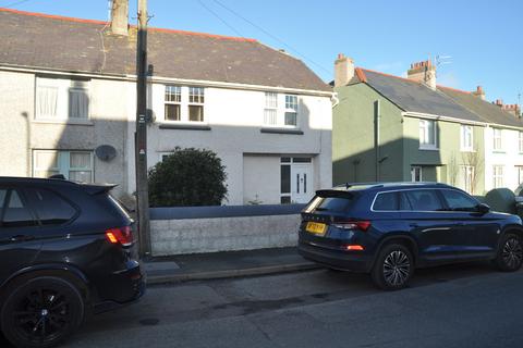 3 bedroom semi-detached house to rent, Gwelfor Avenue, Holyhead, LL65