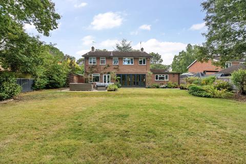 4 bedroom detached house for sale, Birchland Close, Reading RG7