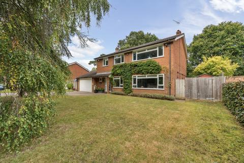 4 bedroom detached house for sale, Birchland Close, Reading RG7