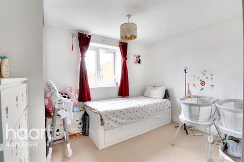 2 bedroom flat to rent, Clenshaw Path, Basildon