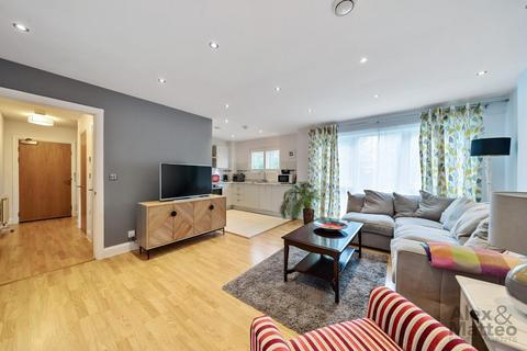 Flat 1, 53 Silwood Street, London, SE16 2AW