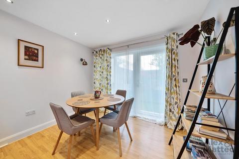 Flat 1, 53 Silwood Street, London, SE16 2AW