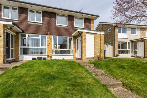 2 bedroom end of terrace house for sale, Field Court, Oxted