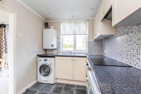 2 bedroom end of terrace house for sale, Field Court, Oxted