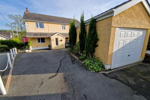 3 bedroom detached house for sale, Heol Cwmbach, Drefach, Llanelli