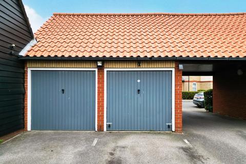 11 Bramble Tye, Laindon, Basildon, SS15 5GR