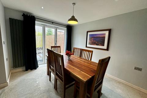 5 bedroom detached house for sale, Heathfield Square, Hull, HU3 5DS