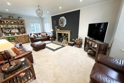 4 bedroom detached house for sale, Ladymead, Glenlyon Avenue, Keighley