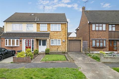 3 bedroom semi-detached house for sale, Karen Close, Brentwood