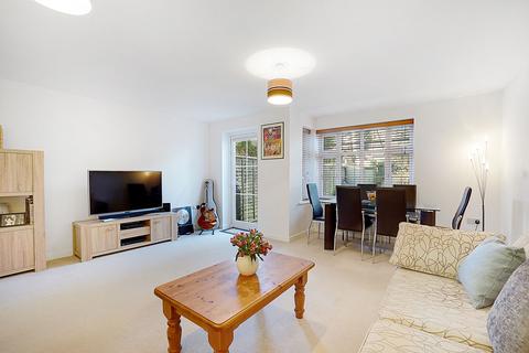 6 Moat Lane, Lower Upnor, Rochester, ME2 4GP