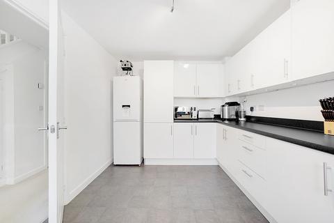 6 Moat Lane, Lower Upnor, Rochester, ME2 4GP