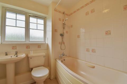 3 bedroom semi-detached house to rent, Grandfield Avenue, Hertfordshire WD17