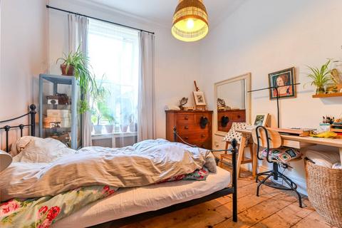 2 bedroom flat for sale, Monnery Road, Tufnell Park, London, N19