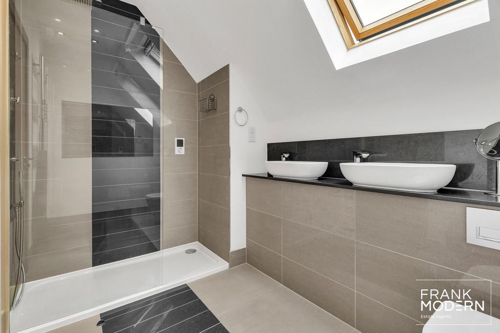 Bedroom One En-Suite