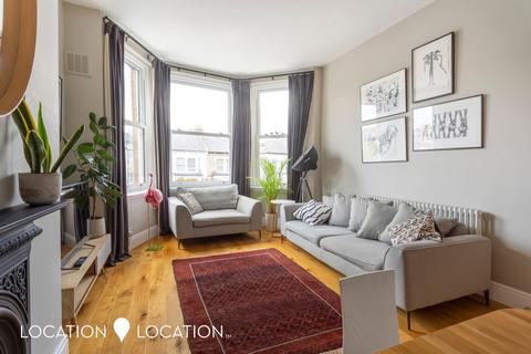 2 bedroom flat for sale, Bethune Road, London, N16