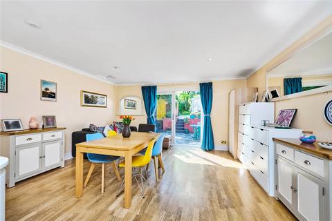 46 Tallis Grove, London, SE7 7LA